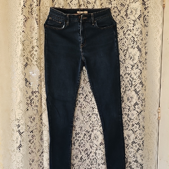 Classic Skinny Levis Women's Jeans - Picture 1 of 4